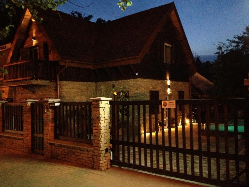 Smeraldo Villa Сиофок Екстериор снимка